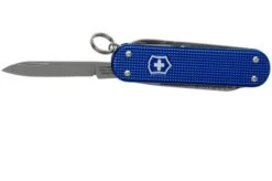 Victorinox Classic Alox Blue 0.6221-22R4.KTE1 Knivesandtools Edition, Swiss Pocket Knife 10 Victorinox Classic Alox Blue 0.6221-22R4.KTE1 Knivesandtools Edition, Swiss Pocket Knife -Victorinox VT0 6221 22R4 KTE1 03 victorinox