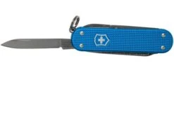 Victorinox Classic Aqua Blue Limited Edition 2020 0.6221.L20 Swiss Pocket Knife 9 Victorinox Classic Aqua Blue Limited Edition 2020 0.6221.L20 Swiss Pocket Knife -Victorinox VT0 6221 L20 03 victorinox 1