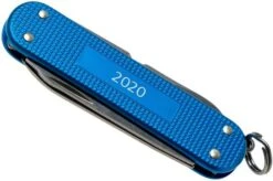 Victorinox Classic Aqua Blue Limited Edition 2020 0.6221.L20 Swiss Pocket Knife 10 Victorinox Classic Aqua Blue Limited Edition 2020 0.6221.L20 Swiss Pocket Knife -Victorinox VT0 6221 L20 04 victorinox