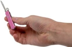Victorinox Classic SD Licht Roze 0.6223.51 Swiss Pocket Knife -Victorinox VT0 6223 51 05 victorinox