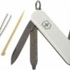 Victorinox Classic SD, White 2 Victorinox Classic SD, White -Victorinox VT0 6223 7 01 victorinox classic sd wit vt0 6223 7 d1