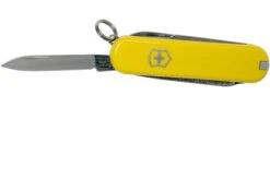 Victorinox Classic SD Yellow 0.6223.8 Swiss Pocket Knife -Victorinox VT0 6223 8 03 victorinox