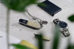 Victorinox Classic SD New York Style 0.6223.E22 Swiss Pocket Knife 16 Victorinox Classic SD New York Style 0.6223.E22 Swiss Pocket Knife -Victorinox VT0 6223 E223 08 victorinox