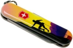 Victorinox Classic SD Climb High Limited Edtion 2020 0-6223-L2004 Swiss Pocket Knife 11 Victorinox Classic SD Climb High Limited Edtion 2020 0-6223-L2004 Swiss Pocket Knife -Victorinox VT0 6223 L2004 04 victorinox