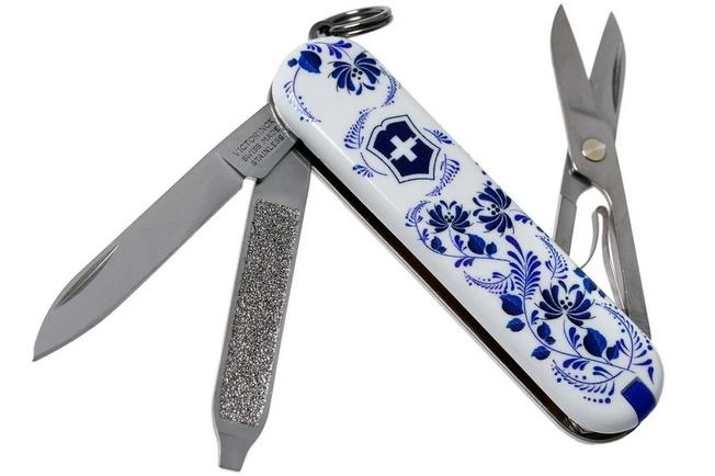 Victorinox Classic SD Porcelain Elegance Limited Edition 2021 0.6223.L2110 Swiss Pocket Knife 3 Victorinox Classic SD Porcelain Elegance Limited Edition 2021 0.6223.L2110 Swiss Pocket Knife