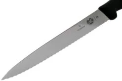 Victorinox Fibrox Serrated Carving Knife, 25 Cm 11 Victorinox Fibrox Serrated Carving Knife, 25 Cm -Victorinox VT5 4433 25 03 victorinox fibrox 2
