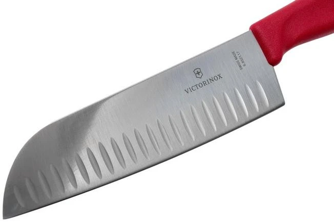 Victorinox SwissClassic 6.8521.17B Santoku With Dimples 17 Cm, Red 5 Victorinox SwissClassic 6.8521.17B Santoku With Dimples 17 Cm, Red - Image 3